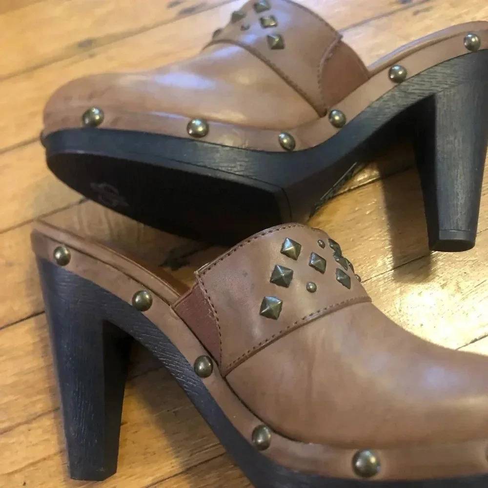 Vintage Chaps clogs